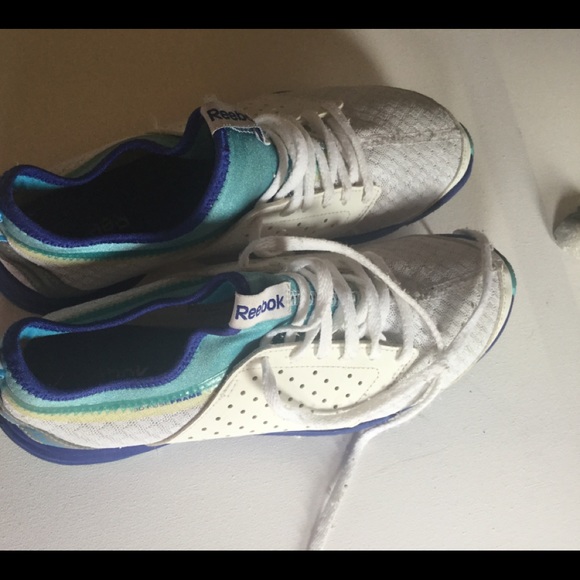 Reebok  White and Blue Lace Up Sneakers,Size 10. - Picture 4 of 10